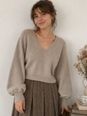 Frank & Oak V-Neck Cropped Knit Sweater in Beige, Size XS/S